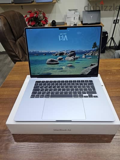 Macbook M4/ 15 inch 16/512 شحنة 11