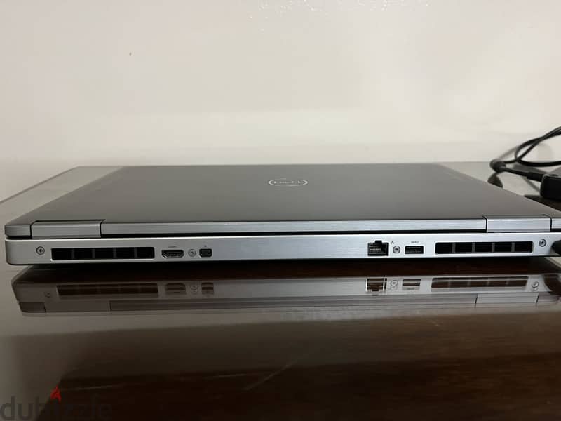 Dell Precision 7740 Workstation 2