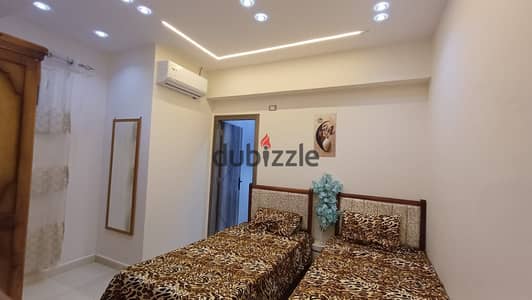 استديو للإيجار المفروش في جاردنيا هايتس.    مساحه ٩٠ تتكون من 2غرفه، حمام، مطبخ   الدور الأرضي مدخل خاص   تشطيب سوبر لوكس  كامله المرافق والخدمات    م