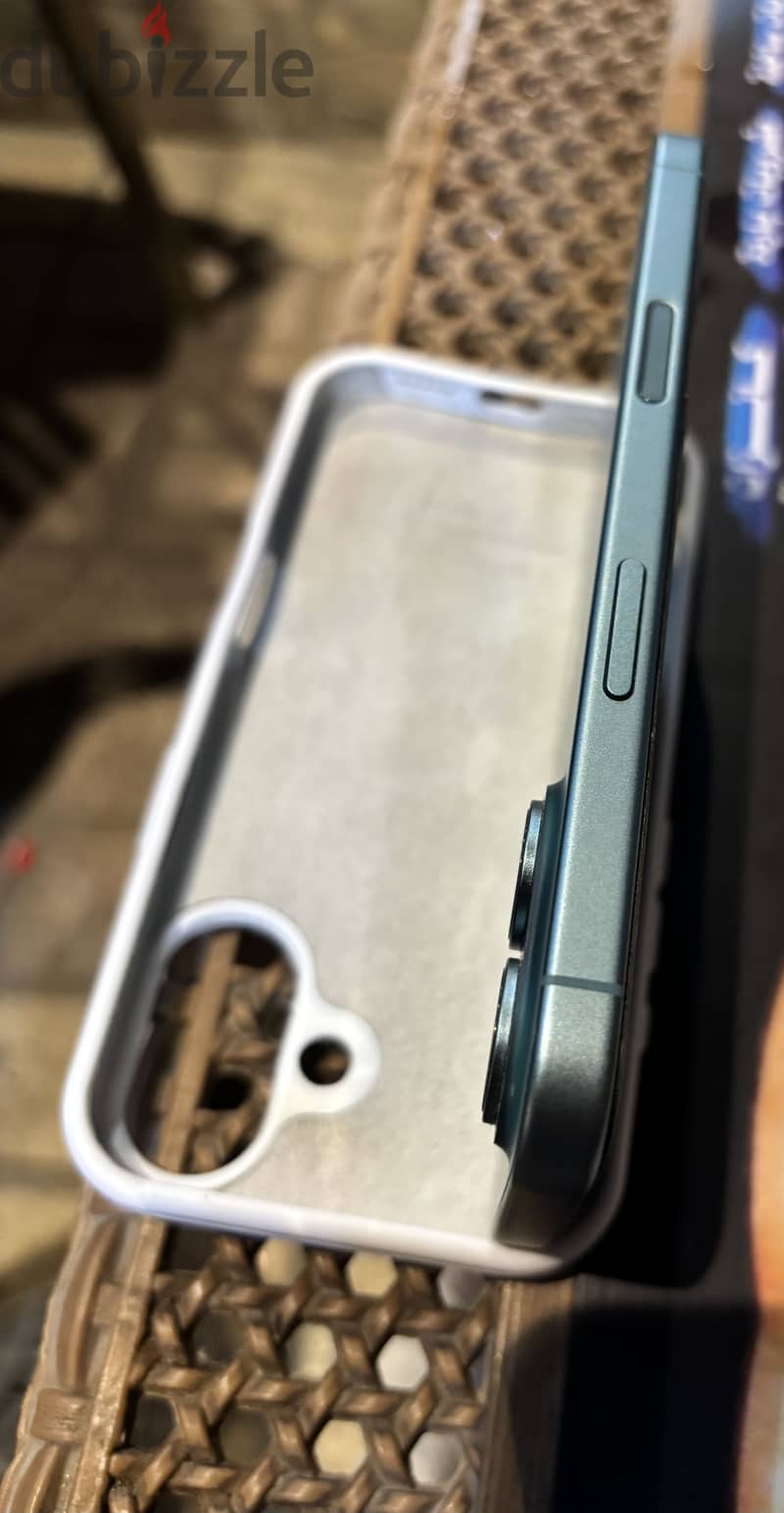 iPhone 16 like new 3