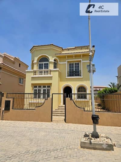 Ultra super lux classic villa ready to move 369 m 6 bedrooms Resale unit in a prime location within the Hyde Park compound New Cairo near Mivida