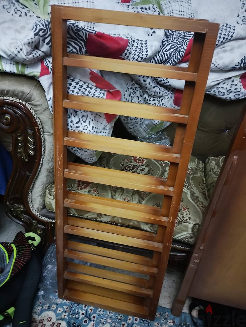 سرير اطفال.  خشب زان 3