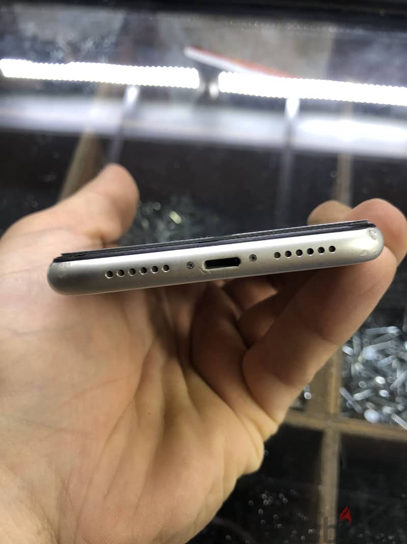 Apple - iPhone 11 7