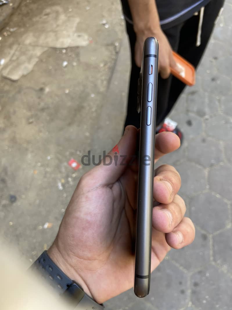 Apple - iPhone 11 2