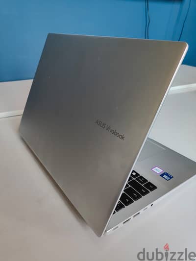 Asus vivobook 16 like new (warranty)