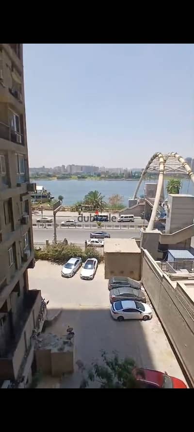 شقه للايجار المفروش للسكن الراقي بموقع متميز جدا بكورنيش النيل المعادي بالقرب من مستشفى السلام الدولي والقوات المسلحة وجزيرة المعادي