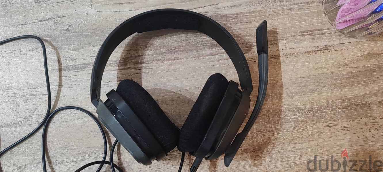 Astro A10 gaming headphones 3