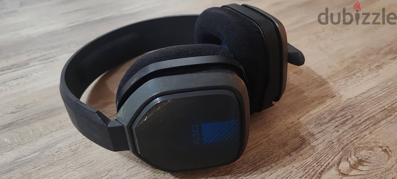 Astro A10 gaming headphones 4