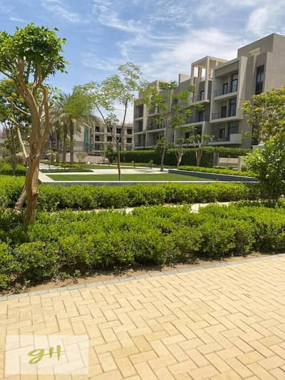 شقة مع جاردن تشطيب كامل للبيع في فيفث سكوير مراسم Fifth Square Marasem