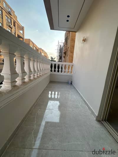Apartment in the Pyramids Gardens area for 180 meters