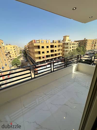 Apartment 192 meters facade with the Gardens of Ahram -
