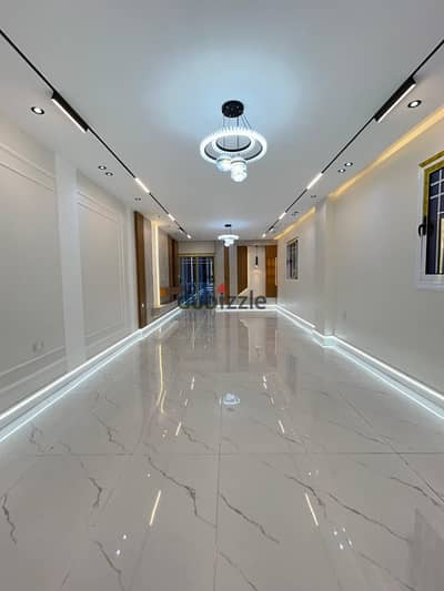 Apartment 195 meters facade - Fourth Gate - Area T -