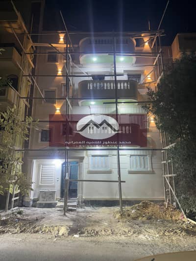 بيت للبيع قطعه ١٦٢ في الحي الاول ٣ادوار متشطب بالكامل