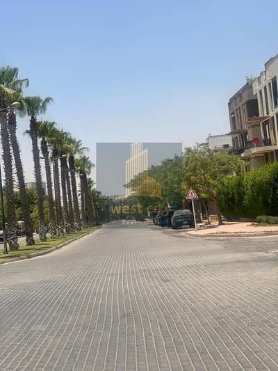 Ground apartment for rent in sodic westown Compound