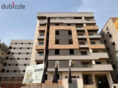 شقة للبيع 115م استلام فورى بالتقسيط بالحى الثالث بالهضبة الوسطى المقطم