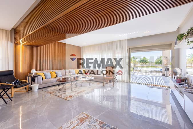 Villa for sale immediate delivery with a landscape view (Hacienda Bay) 350 m
