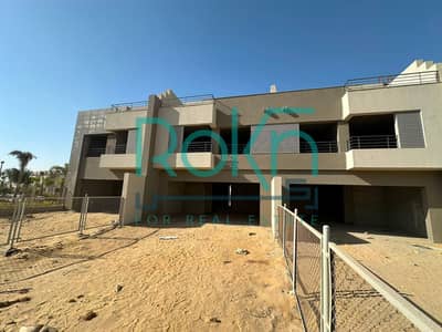 فيلا  للبيع في ذا كراون فيو مميز   مساحة 257 متر-Palm Hills The Crown