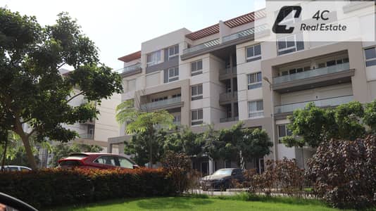 A 3-bedroom apartment in Hyde Park, next to Mivida, with a distinctive layout and lower market prices, is available for viewing. Open view. A 3-bedroom apartment in Hyde Park, next to Mivida, with a distinctive layout and lower market prices, is available for viewing. Open view.