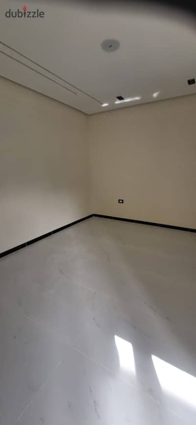 Office for rent in Sheraton Airport area of 300 meters