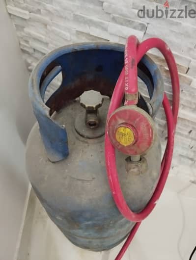 أنبوبة بوتاجاز كبيرة مع منظم