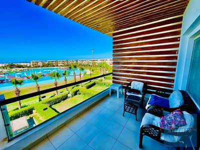 شاليه للايجار فى قرية امواج الساحل الشمالى ٣ غرف و٢ حمام فيو بحر وبحيره -chalet amwaj north coast