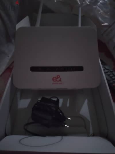روتر هواءى اتصالات فى الضمان للبيع ZLT550