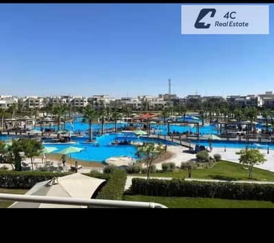 باقل من سعر الماركت لسرعه البيع  بنتهاوس شاليه بالمطبخ مفروش بالكامل ريسيل فوري في أمواج الساحل الشمالي Sea view بتقسيمه خاصه جاهز للمعاينه و الاستلام