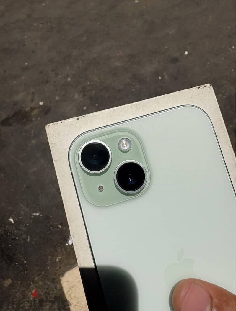 Apple - iPhone 15 1