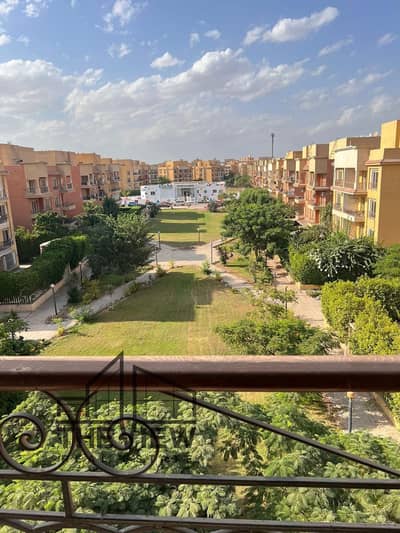 اول سكن للبيع بحري غربي لقطه بجوار مدرسه ماجستي والخدمات بجوار بوابه 6 تشطيب الترا لوكس في كمبوند الخمائل  دور اول 143 متر 3 غرف EL KHamayel compound