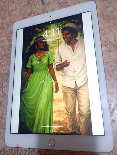 iPad Air 2 مستعمل بحالة ممتازة