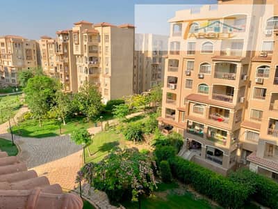 شقة 107 م للبيع كاش في B3 أفضل مواقع مدينتي فيو جاردن و شارع بسعر لقطة