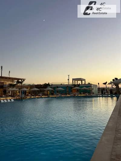 شاليه للبيع Full Sea View باقل من سعر الماركت ريسيل في هايد بارك سي شور الساحل الشمالي بتقسيمه مميزة بمقدم و تكمله اقساط علي اطول فتره سداد