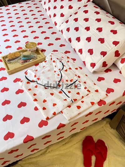 ملايات  وبيجامة