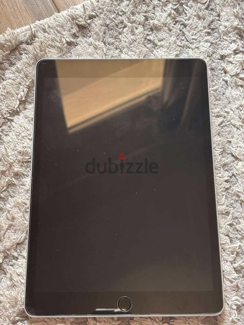 Ipad 9th gen excellent condition 1