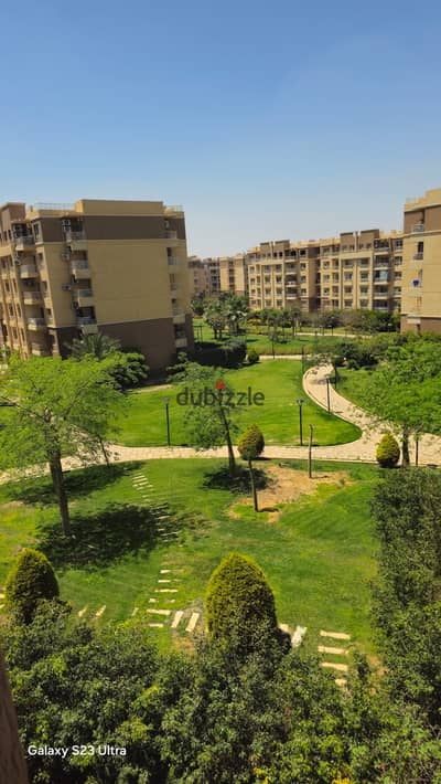 شقة للبيع 70م فيو وايد جاردن مطلة على The Strip طلعت مصطفي دور متكرر وتشطيب المالك في مدينتي B11 القاهرة الجديدة Madinaty B11 New Cairo