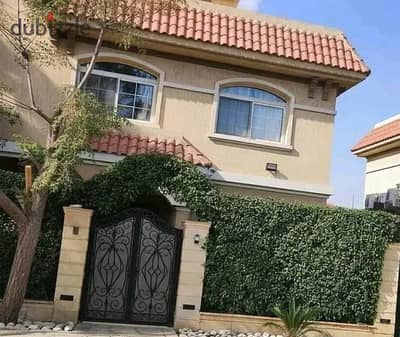 For Rent: Classic Model J Villa in Madinaty, Wide Garden