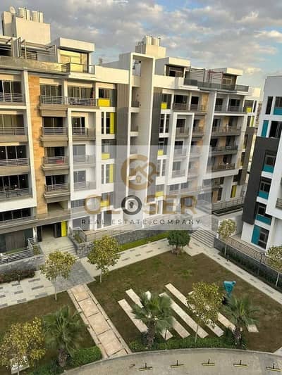 ( للسرعة !! ) اخر شقة ( RTM ) للبيع ببرايم لوكيشن امام هايد بارك في كمبوند (The Icon)| The last apartment ( RTM )in a prime location in golden Square