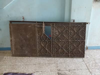 باب حديد