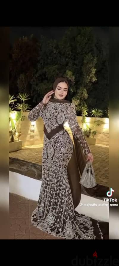 فستان للبيع مترز و شيك لحد ١٠٠ك