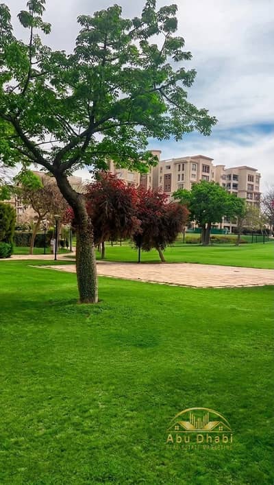 157 sq m ground floor apartment with a 60 sq m garden for sale in Madinaty B1, steps away from services, Metro Market, and the medical center, and min