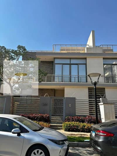 With a 10% down payment, you can own an independent villa ready for delivery on the Suez Road near Cairo Airport with installments up to 7 years.