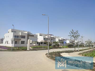 town house ready to move prime location view landscape under market price hyde park new cairo