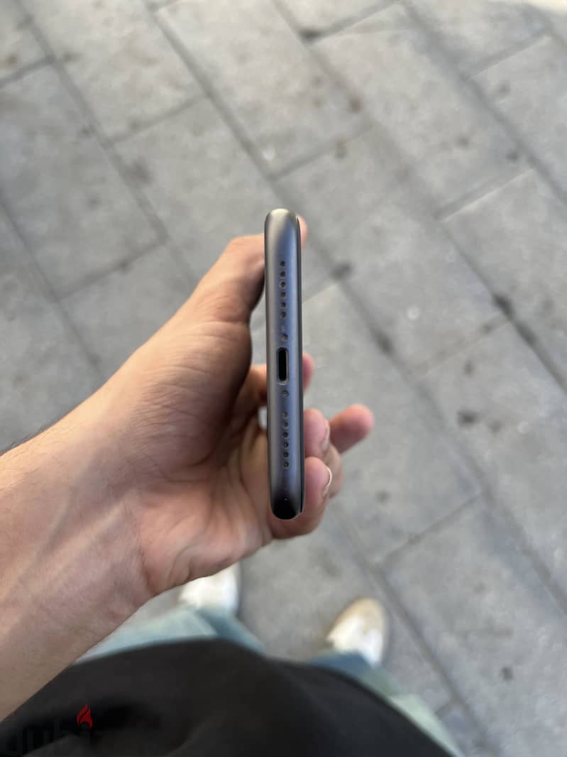 Apple - iPhone 11 2