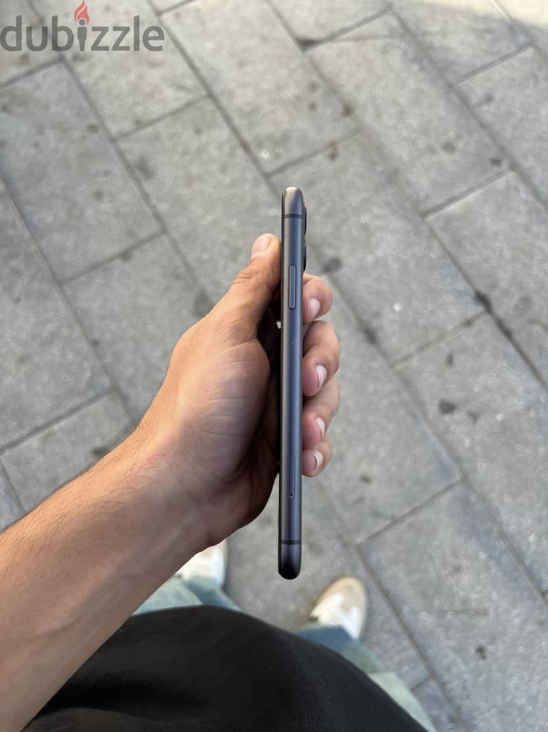 Apple - iPhone 11 7