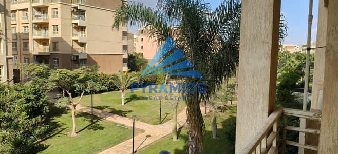للإيجار قانون جديد في مدينتي – B11  شقة مميزة بموقع حيوي أمام ذا ستريب مباشرة، بإطلالة جاردن وتشطيبات خاصة، مناسبة جدًا للأسرة الباحثة عن سكن هاد