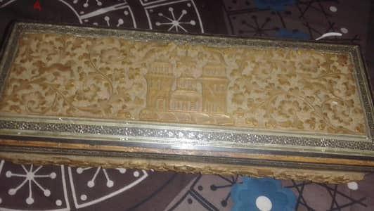 علبة عاج طبيعي