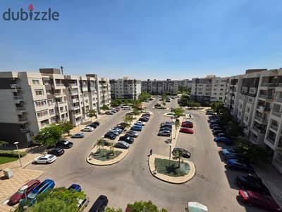 للبيع ١٤٠ متر فى مدينتى بال b10 طلعت مصطفى