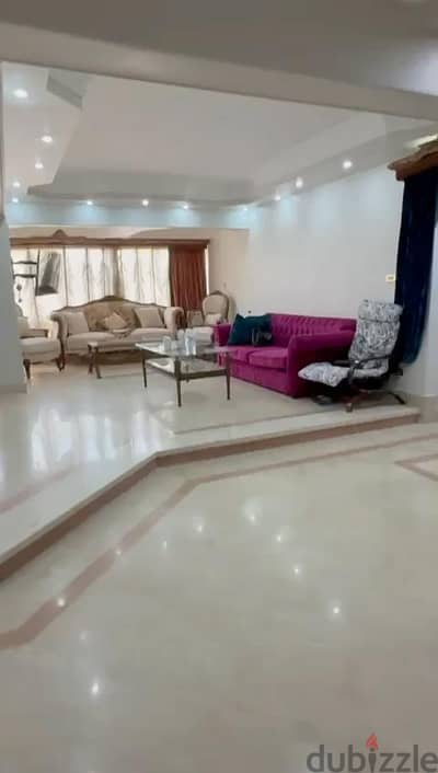 للايجار شقة تصلح سكنى او ادارى
