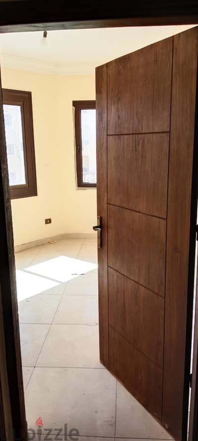 شقة بحري ١٤٥م٢ أول سكن فيو مفتوح دور رابع ٣ غرف ٢ حمام