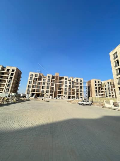 شقه للبيع في تاج سيتي165 متر متقسمه 3غرف و 3حمام ريسبشن 3قطع بسعر مميز